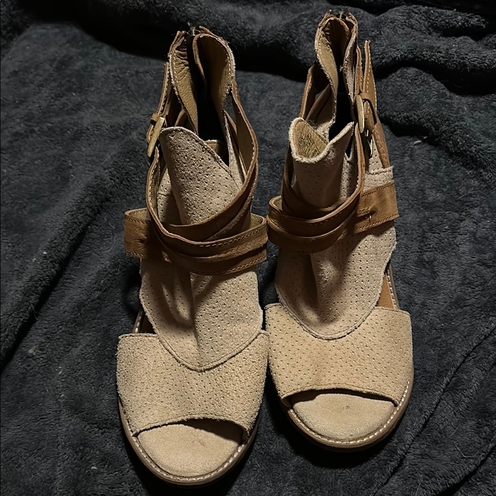 Women's Beige Suede Sandals